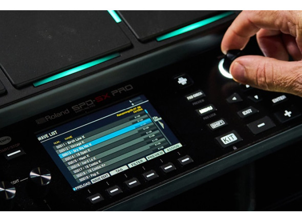 broland-spd-sx-pro-beat-machine-sampling-multi-pad-32gb-sampler-para-percussao-eletronica-best-seller-b_6800f8fa60702.jpg